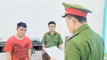 Nhân viên chuyển phát nhanh thu hộ công ty 300 triệu đồng rồi... bỏ túi