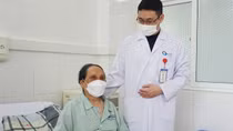 Phẫu thuật cho cụ bà có tâm vị dạ dày "chui" lên lồng ngực