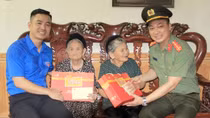 Đoàn thanh niên Văn phòng Bộ Công an phối hợp trao tặng nhiều công trình có ý nghĩa
