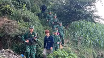 Cho người vào túi nilon để nhập cảnh trái phép