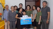 Đỡ đầu trẻ em mồ côi bước vào năm học mới