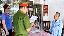 Làm giả giấy tờ đất chiếm đoạt 1,3 tỉ đồng