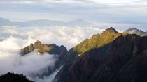 Mùa xuân thăm “nóc nhà biên cương”