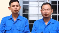 Anh em ruột lên cửa khẩu ôm tê tê đi giao hàng