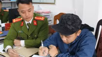 Bắt kẻ lừa đảo bằng chiêu chỉnh sửa "phôi" chuyển tiền qua tin nhắn của ngân hàng
