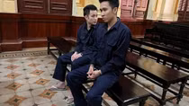Sau “chén tạc chén thù”, đôi bạn cùng nhau lãnh án