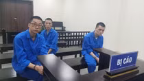 Mua bán trái phép thông tin, ba bị cáo lĩnh 19 năm tù