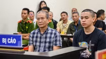 Hai cha con lĩnh 21 năm tù vì đánh chết thợ xây