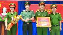 UBND TP Đà Nẵng khen thưởng đơn vị bắt đối tượng ma túy tàng trữ súng