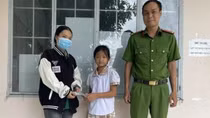 Biểu dương học sinh lớp 3 nhặt được 14 triệu đồng đem giao nộp Công an