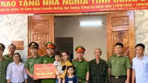 Trao nhà nghĩa tình đồng đội tặng 2 cán bộ Công an xã vùng cao