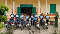 8 đối tượng mang súng tự chế lên biên giới săn thú