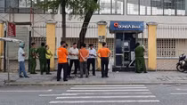 Trụ ATM nằm ngay trung tâm bị cạy phá, mất két sắt chứa tiền
