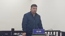 Vừa thoát án hiếp dâm, lại dính án trốn thuế