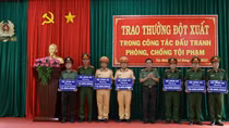 Bộ Công an khen thưởng các tập thể xuất sắc đấu tranh, phòng chống tội phạm