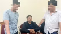 “Ôm” 7 bánh heroin đi bán thì bị tóm