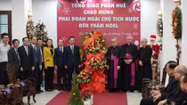 Chủ tịch nước Võ Văn Thưởng chúc mừng Giáng sinh Tổng Giáo phận Huế