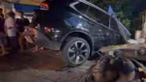Tạm giữ tài xế ô tô gây tai nạn liên hoàn khiến 1 cô gái trẻ tử vong