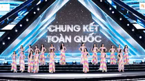 Hoa hậu "ơ kìa"