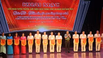 Khai mạc Liên hoan “Bác Hồ - Niềm tin yêu qua từng trang sách”