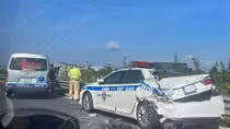 Xe cứu thương tông vào xe tuần tra CSGT vì lái xe buồn ngủ