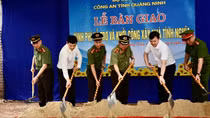 Công an tỉnh Quảng Ninh xây nhà tình nghĩa tặng CBCS khó khăn