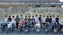 19 đối tượng đánh võng, nẹt pô mang theo hung khí đi giải quyết mâu thuẫn