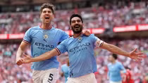 Gundogan lập siêu phẩm, Man City giành Cup FA