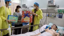 Công an TP Hồ Chí Minh trao 150 triệu đồng hỗ trợ đồng đội bị bệnh hiểm nghèo