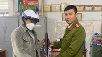 Nhiều người dân huyện miền núi ở Quảng Trị giao nộp vũ khí, vật liệu nổ