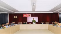 Tiếp tục đẩy mạnh cải cách thủ tục hành chính, bãi bỏ các thủ tục đang là rào cản