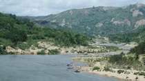 Đồng bào Pa Cô ở Tà Long mong lắm một cây cầu