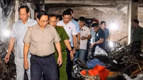 Thủ tướng thị sát hiện trường vụ cháy đặc biệt nghiêm trọng tại Hà Nội