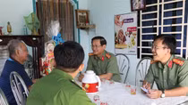 Công an tỉnh Tây Ninh tặng quà tri ân các gia đình thương binh, liệt sĩ