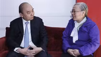 Chủ tịch nước Nguyễn Xuân Phúc thăm hỏi, chúc mừng năm mới gia đình các cố Chủ tịch nước