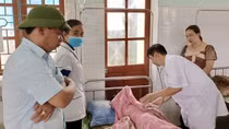 Cứu sống một học sinh ăn lá ngón tự tử