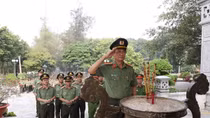 Công an Tây Ninh dâng hương tri ân các Anh hùng – Liệt sĩ CAND