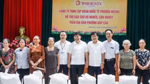 Tập đoàn Phượng Hoàng tặng quà bà con nghèo Đáp Cầu