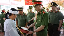 Truy thăng cấp bậc hàm lên Trung tá và tổ chức trọng thể lễ tang đồng chí Nguyễn Xuân Hào