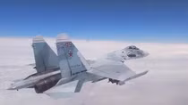 Nga điều tiêm kích Su-27 chặn trinh sát cơ Đức