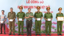 Vĩnh Long: Khen thưởng các tập thể, cá nhân có thành tích xuất sắc