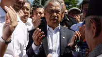 Thêm một cựu Thủ tướng Malaysia vướng vòng lao lý