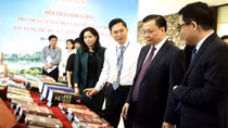 Bảo tồn, phát huy các giá trị văn hóa, coi văn hóa là nguồn lực xây dựng và phát triển Thủ đô