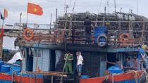 2 tàu cá bị cháy khi đang neo đậu trên sông Nhật Lệ