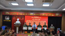Khen thưởng các tập thể, cá nhân tham gia điều tra vụ cướp tiệm vàng tại Hải Dương