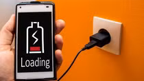 Bé trai 7 tuổi bị điện giật tử vong khi sạc pin điện thoại