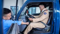 Trên 35.000 phương tiện được CSGT hỗ trợ đăng kiểm