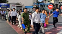 TP Hồ Chí Minh: Rèn kỹ năng sang đường an toàn cho học sinh