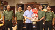 Công an TP Hồ Chí Minh thăm hỏi gia đình các đồng chí nguyên lãnh đạo