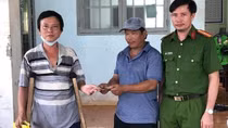 Không tham của rơi